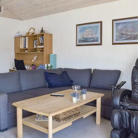 Сasa de vacaciones Two-bedroom Holiday In *